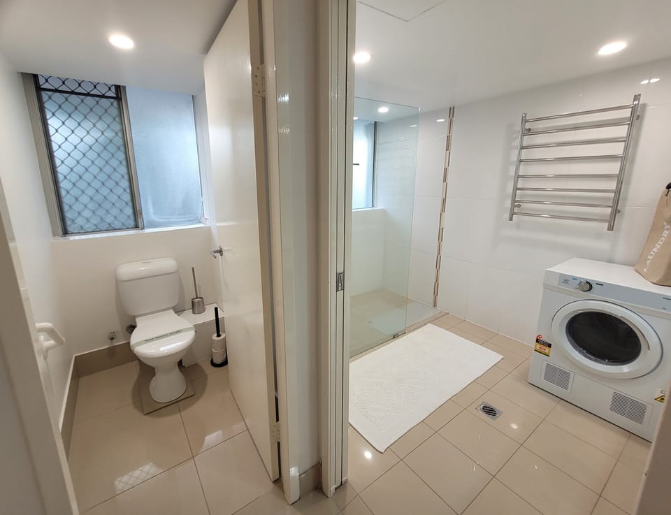 U2B TOILET