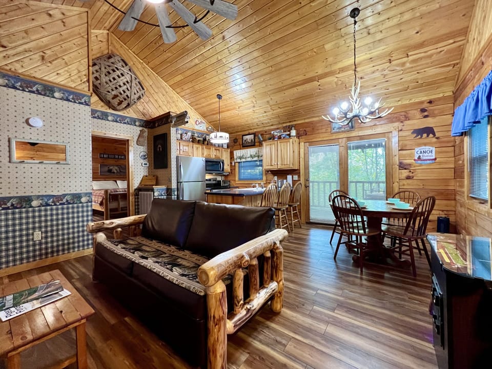 View toward the dining table and kitchen 