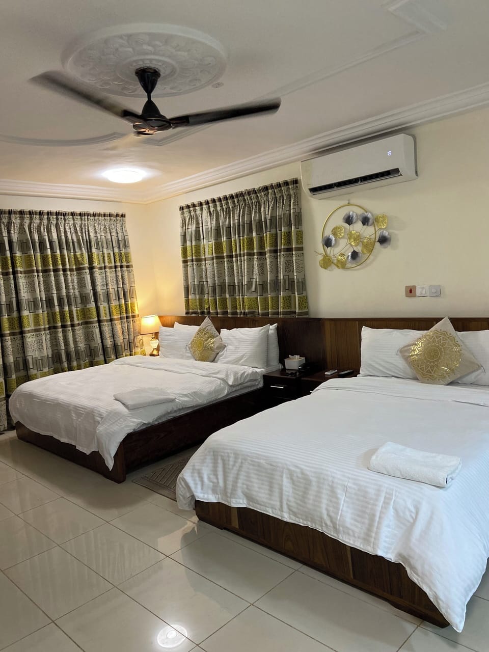 Classic Studio Suite | Desk, laptop workspace, iron/ironing board, WiFi (free)