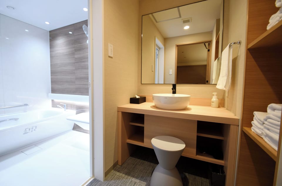 3F/4F, Deluxe Room, Non Smoking, 4 Adults (Dinner plan requires check-in by 5:00 p.m.) | In-room safe, blackout drapes, soundproofing, iron/ironing board