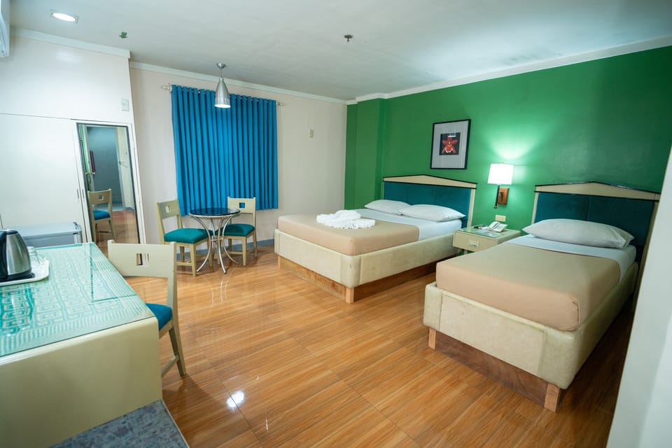 Executive Room | Desk, laptop workspace, blackout drapes, free WiFi