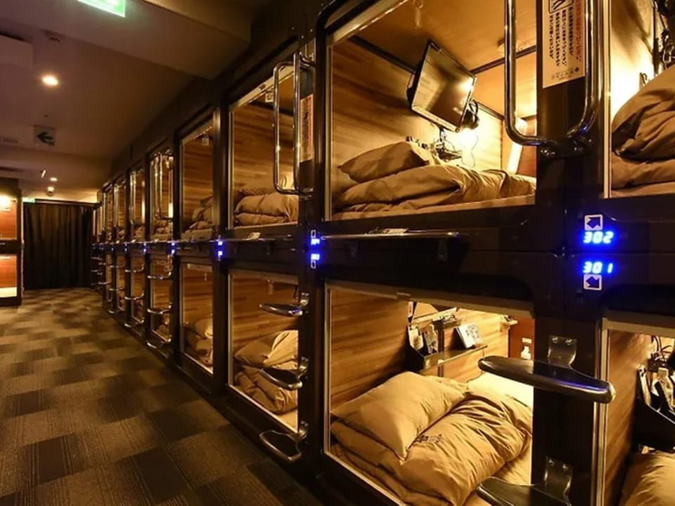 Men's Only, Early Bird, Random Room, Non-refundable | In-room safe, bed sheets