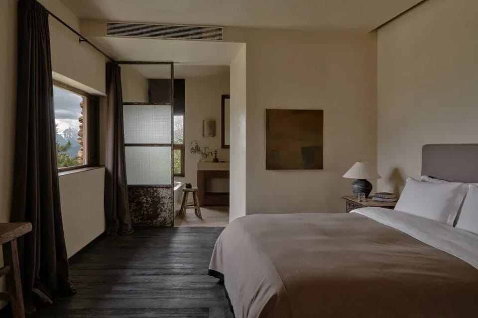 Superior Room, 1 Queen Bed, Non Smoking | Premium bedding, down comforters, minibar (free items), soundproofing