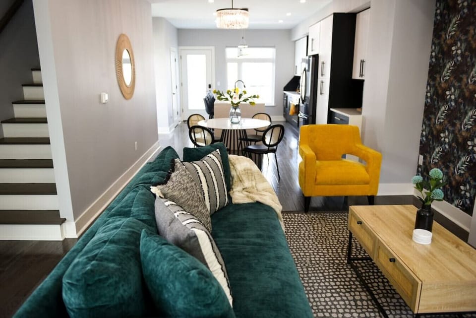 Open-concept living area — ideal for groups & families