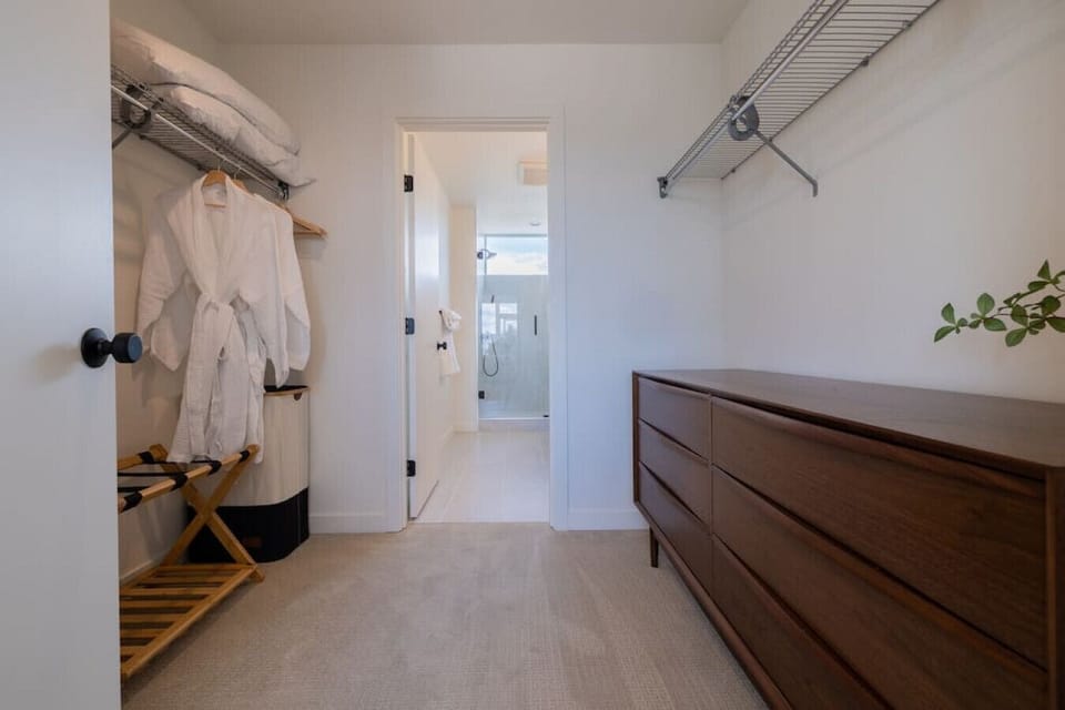 Primary Suite Walk-in Closet