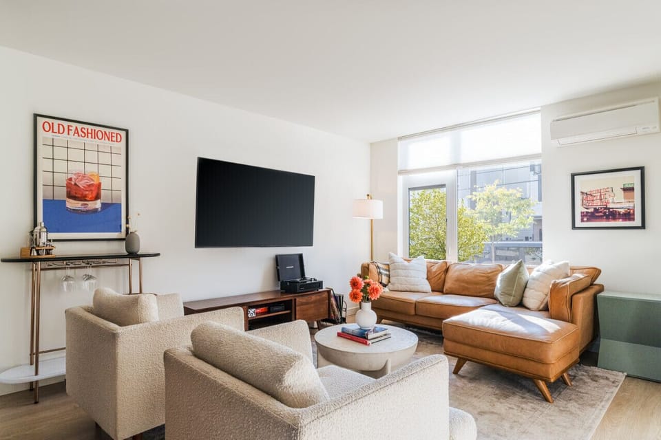 1st Floor Living Area | Flat Screen TV | Bar Cart