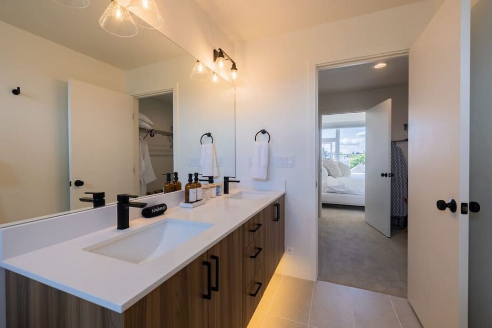Primary Suite Bathroom | Walk-in Shower | Double Vanity