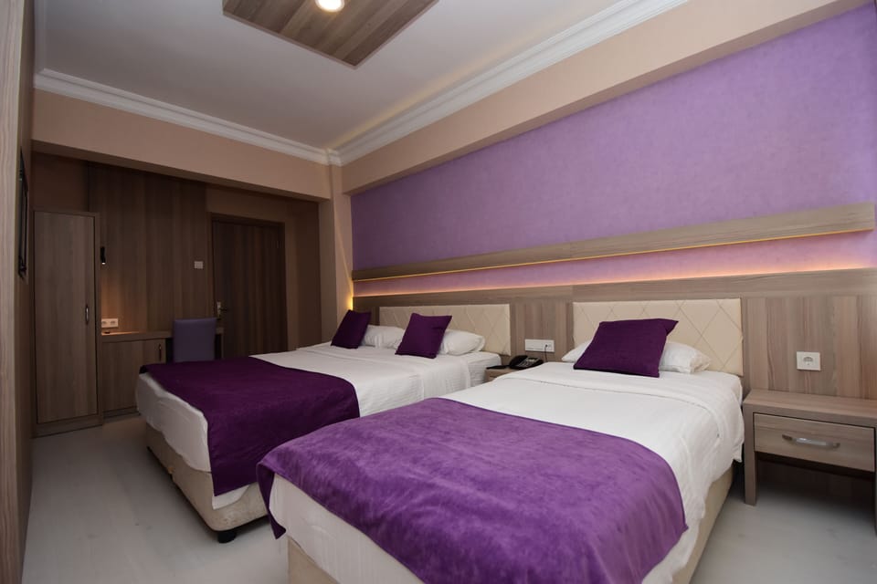 Comfort Room | Frette Italian sheets, premium bedding, Select Comfort beds, minibar