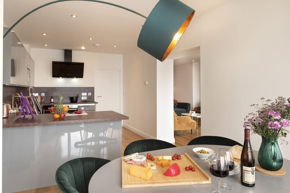 Dining Room & Kitchen