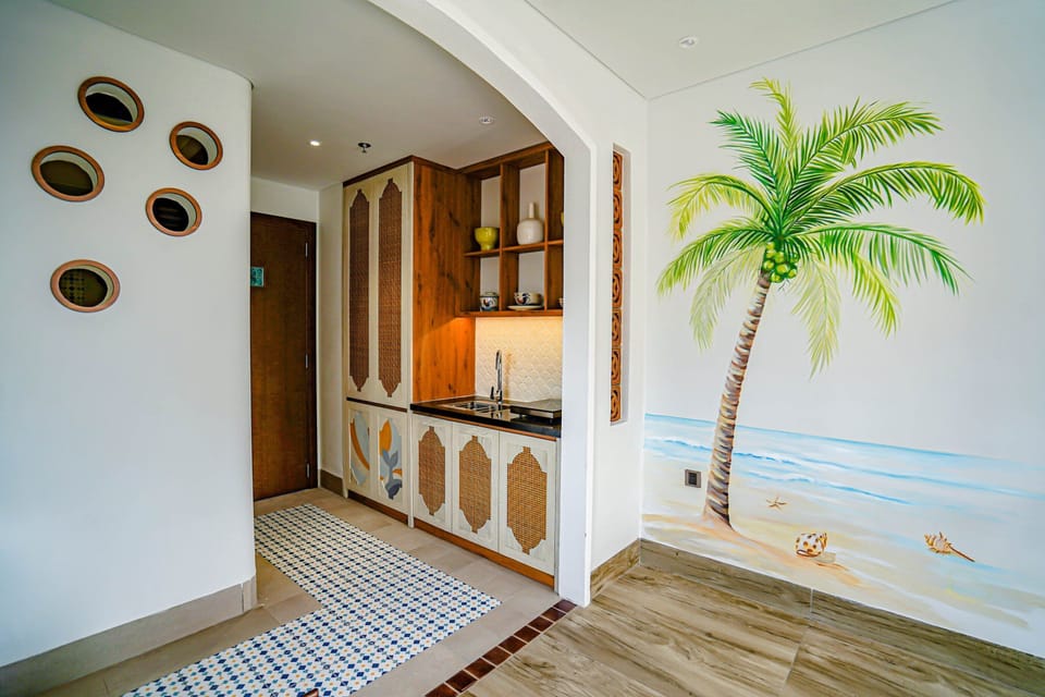 Superior Studio | Private kitchen | Cleaning supplies, paper towels