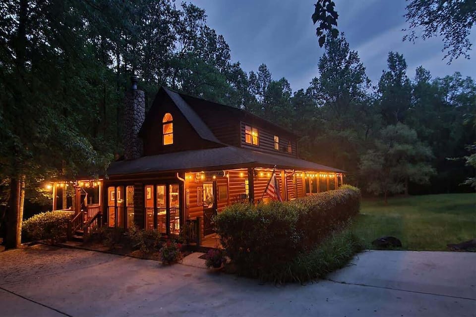 WOLF CREEK HAVEN - ON RUSHING CREEK