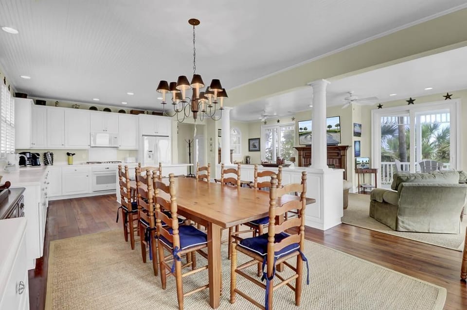 Dining Room, 53 Ocean Point