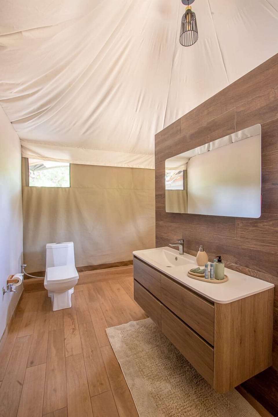 Family Tent, 2 Bedrooms, Patio, River View | Bathroom | Shower, rainfall showerhead, designer toiletries, slippers