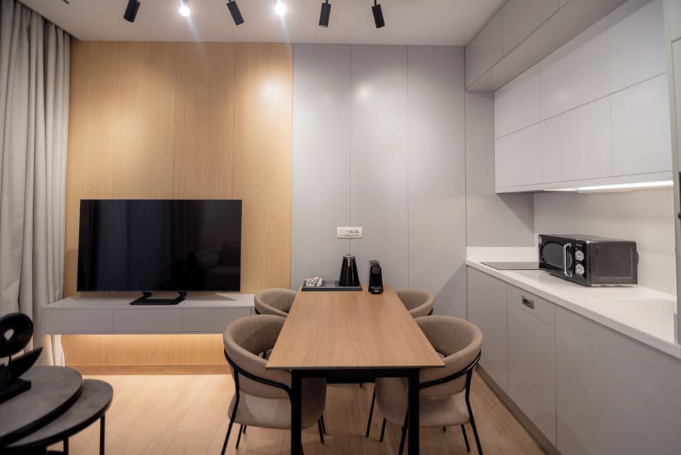 Executive Apartment | Private kitchen | Mini-fridge, stovetop, espresso maker, electric kettle