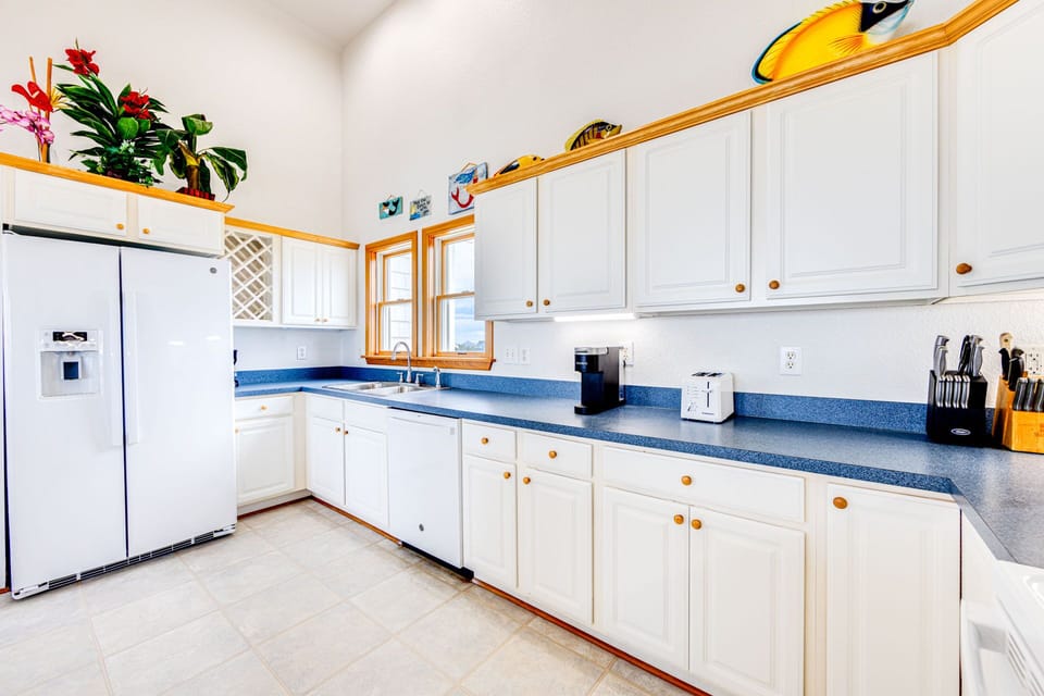 13-Surf-Or-Sound-Realty-1121-Beach Serendipity Too-Kitchen-04