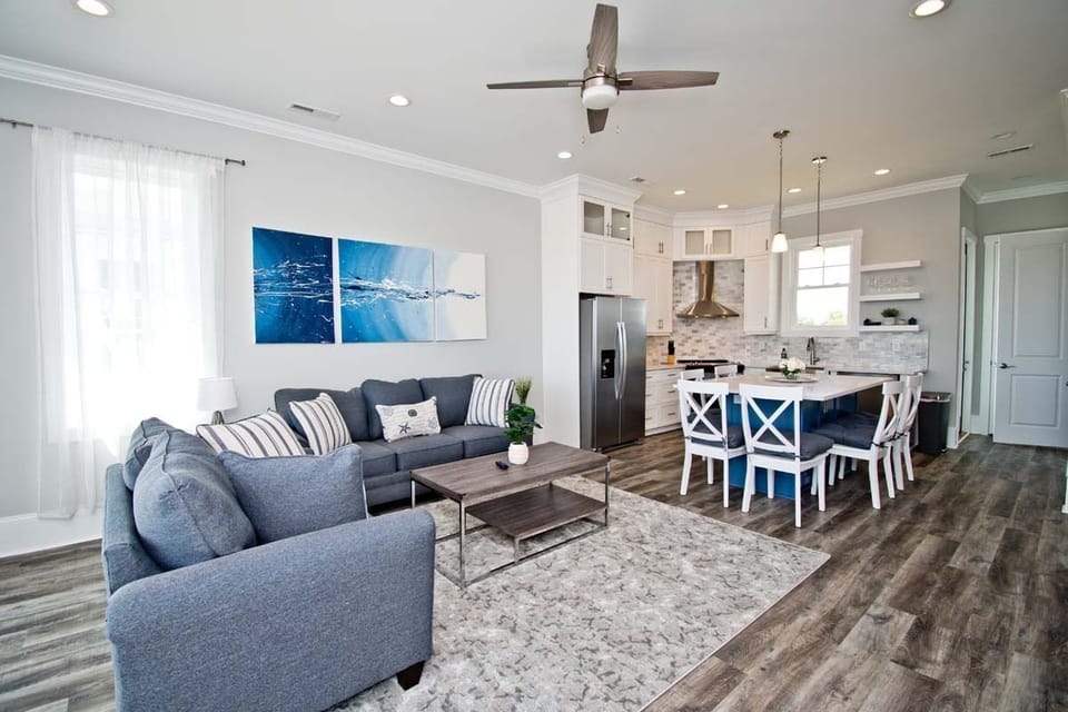 Living Flows into Dining / Kitchen