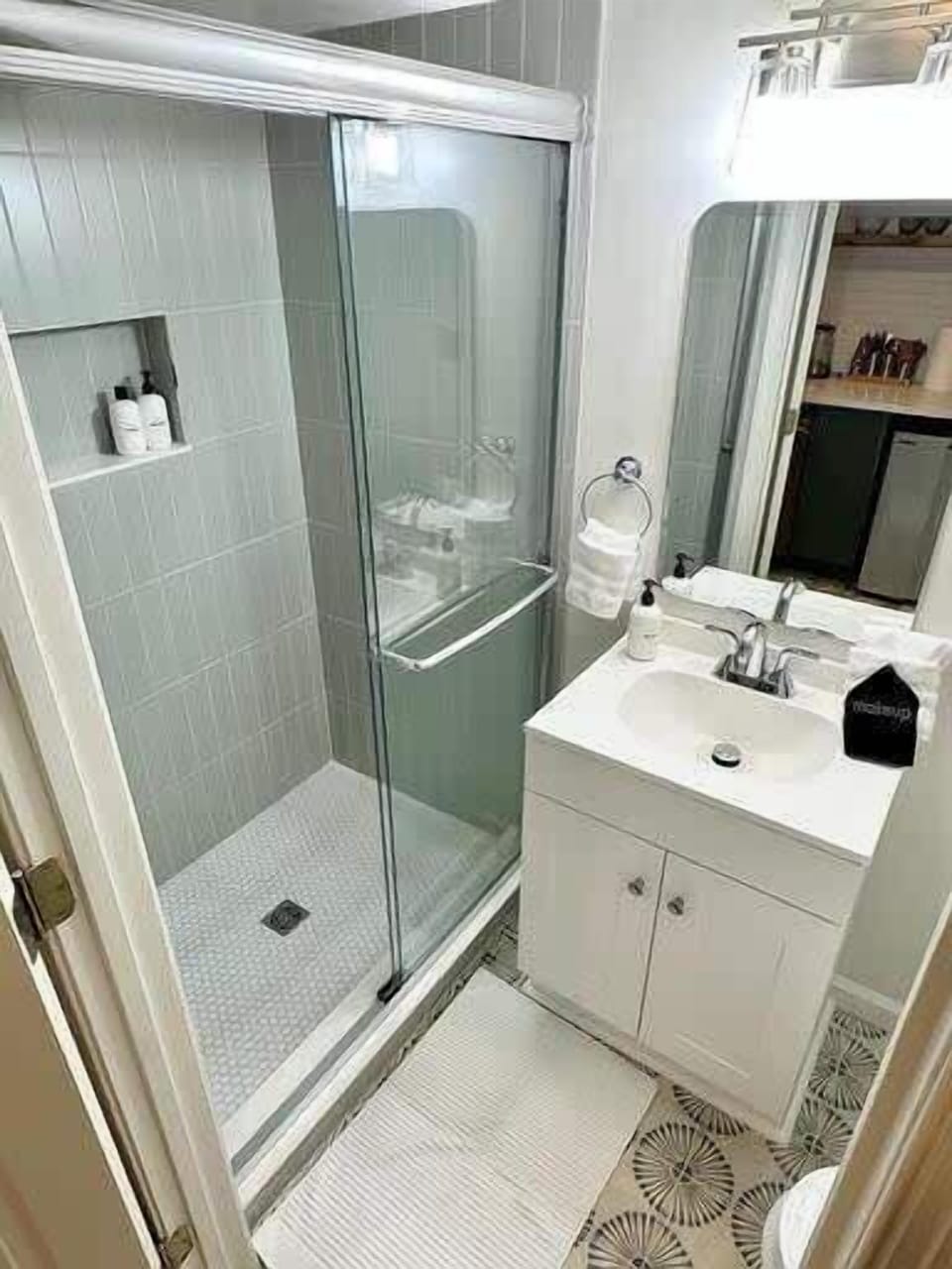 Full size bathroom