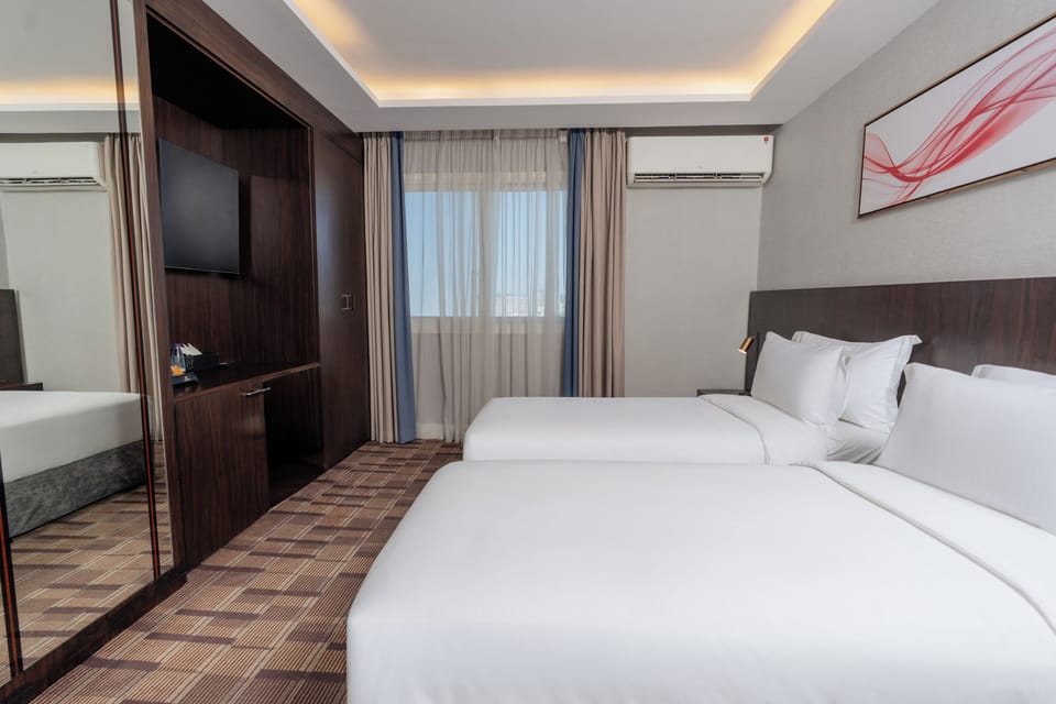 Standard Room, 2 Twin Beds | Premium bedding, pillowtop beds, minibar, laptop workspace
