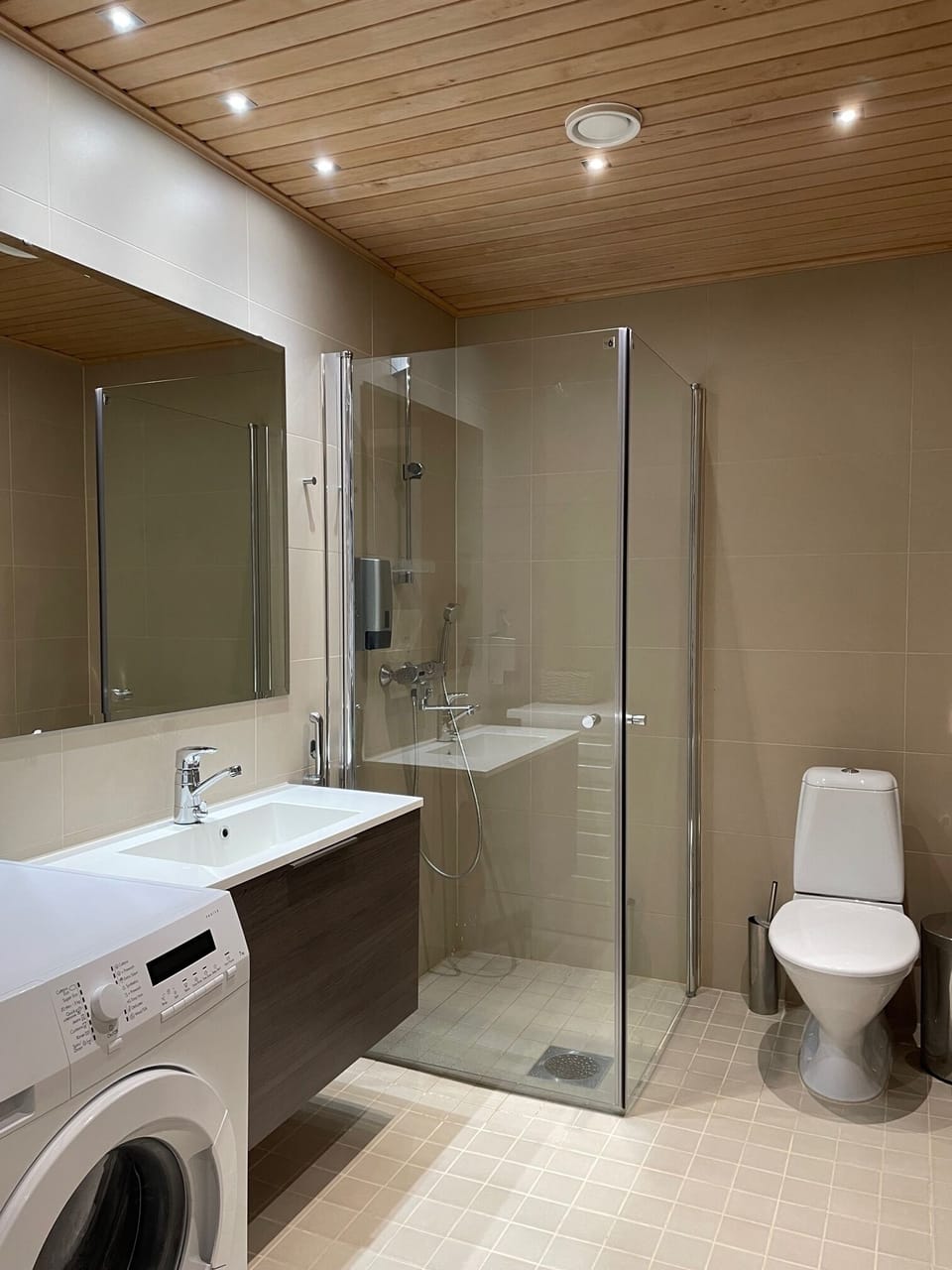 Luxury Apartment | Bathroom | Towels