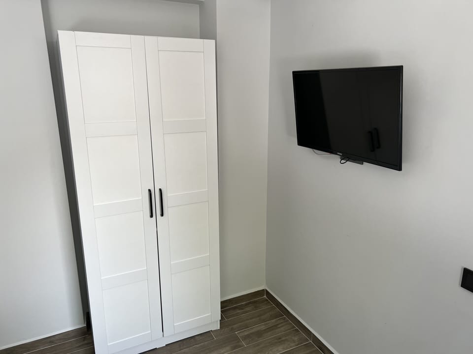 Memory foam beds, free WiFi, bed sheets