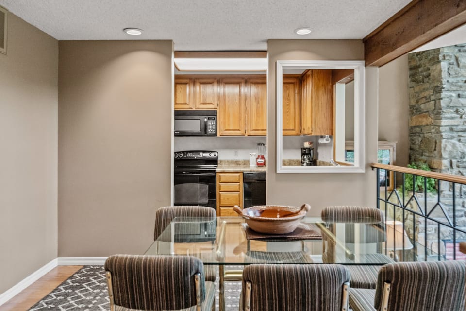 Condo | Dining room