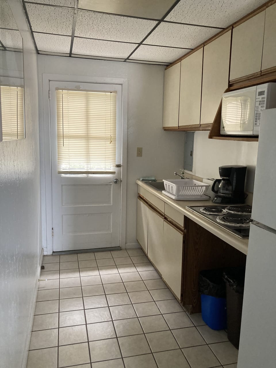 Classic Apartment | Private kitchen | Coffee/tea maker, cookware/dishes/utensils