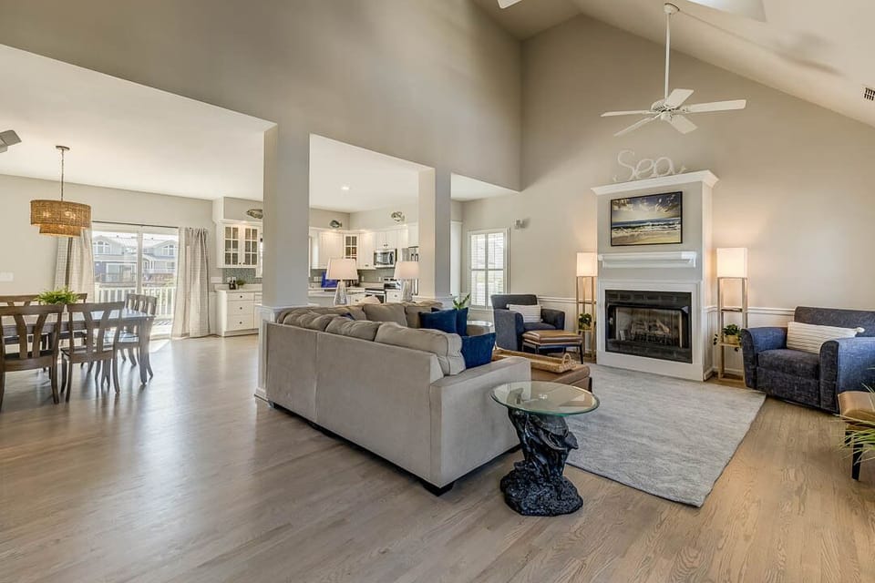 Mid-Level Living Room