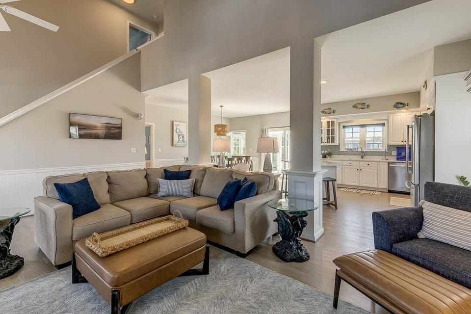 Mid-Level Living Room