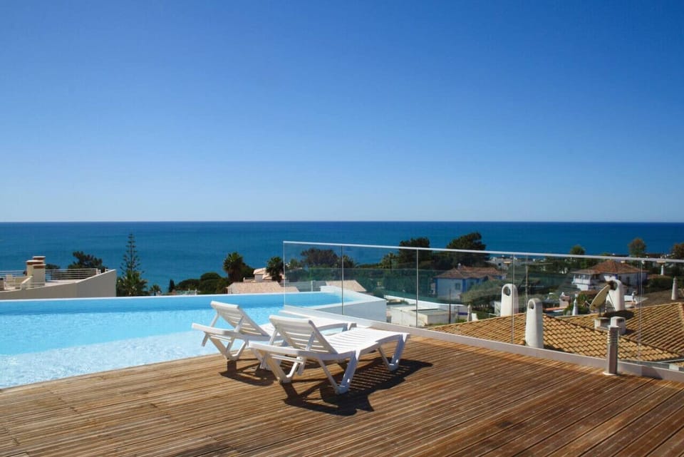 Rooftop infinity pool with view