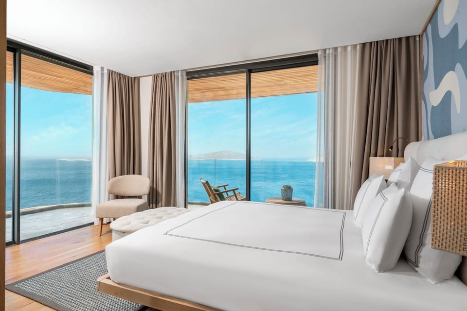 Family Suite, 3 Bedrooms, Sea View | Premium bedding, Select Comfort beds, minibar, in-room safe