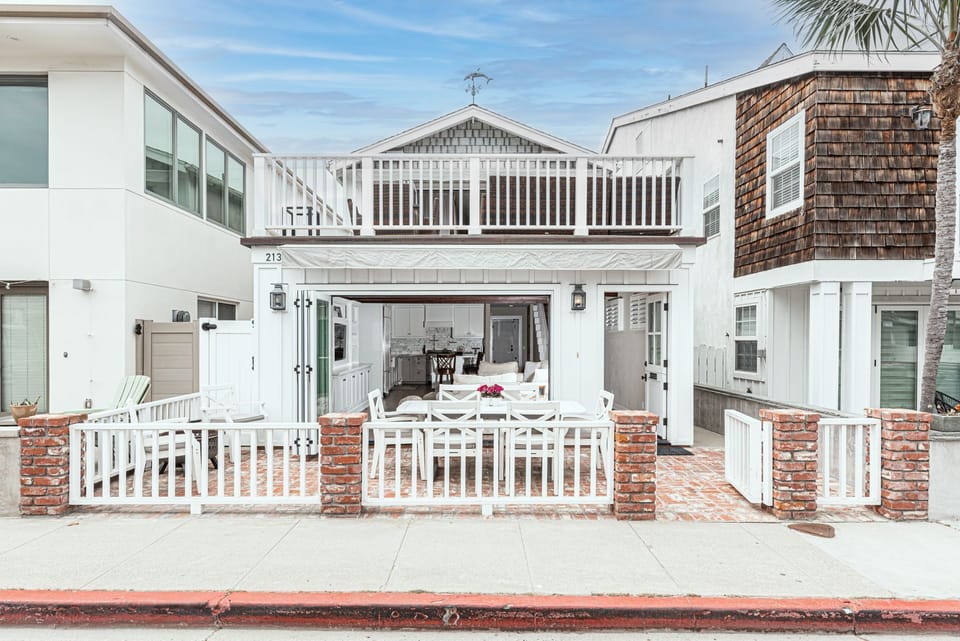 Street view of this beautiful, single family, vacation rental.
                