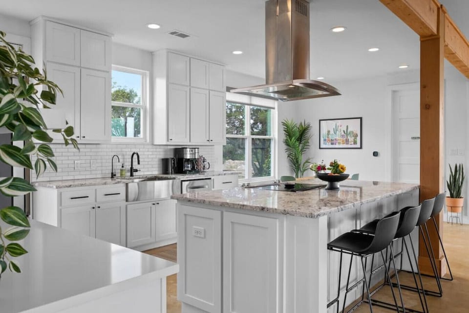 A cook`s delight, our kitchen features a vast island, walk-in pantry, and reverse osmosis tap. High-end appliances, comprehensive cookware, and a dining nook make meal prep a pleasure.