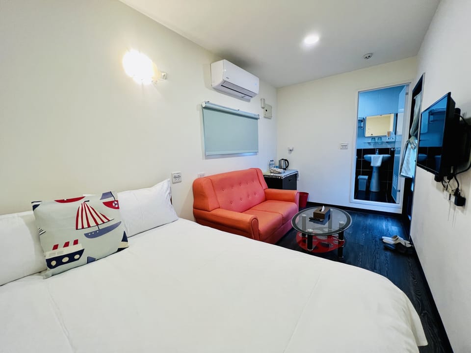 Standard Double Room | Free minibar, free WiFi, bed sheets