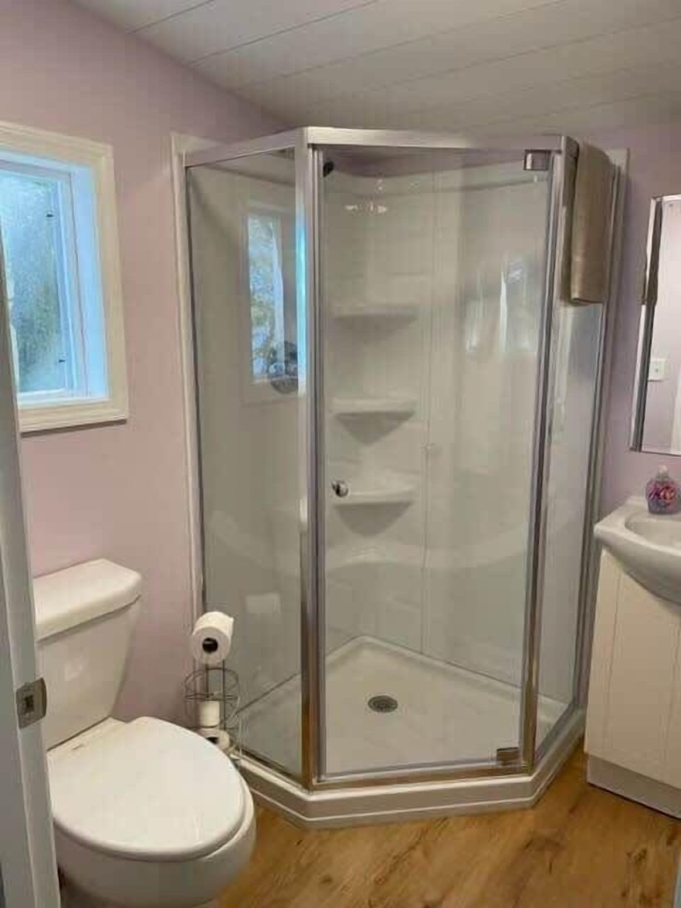 Morningside Vista full bathroom # 1