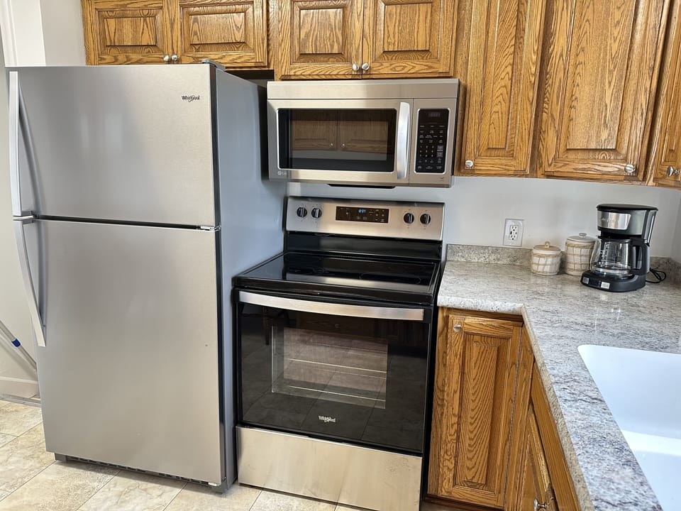 All new appliances including dishwasher 