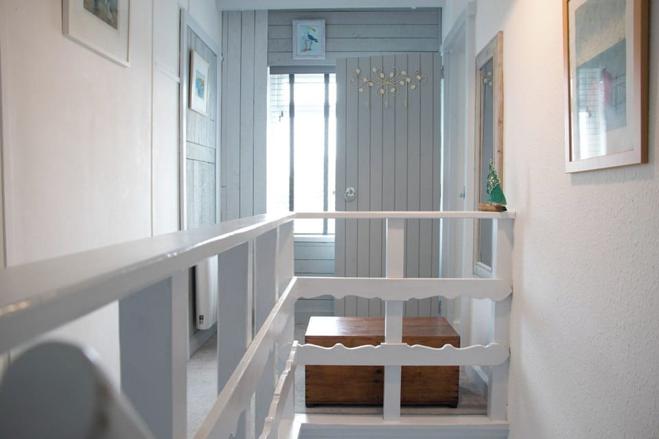 Landing | Summers Beach View, St Mawes