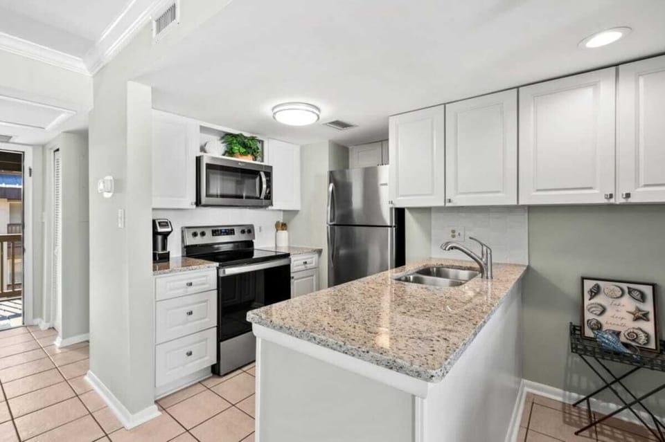 Fully furnished kitchen
