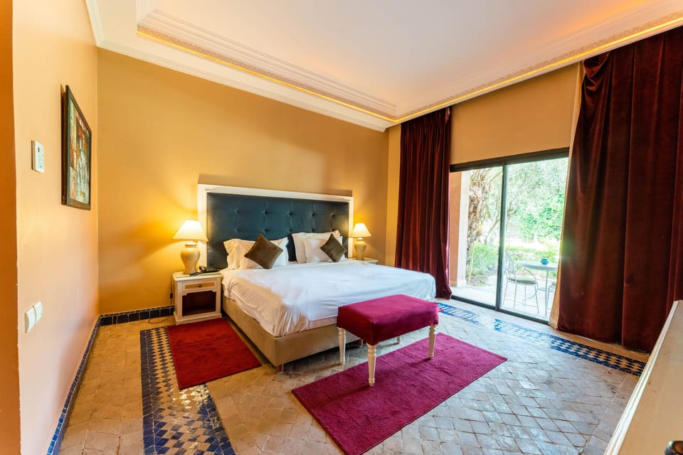 Deluxe Suite | Premium bedding, Select Comfort beds, minibar, desk