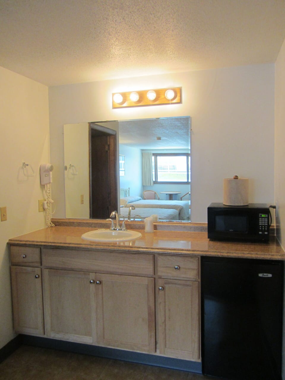Comfort Room, 2 Queen Beds | Iron/ironing board, free WiFi, bed sheets
