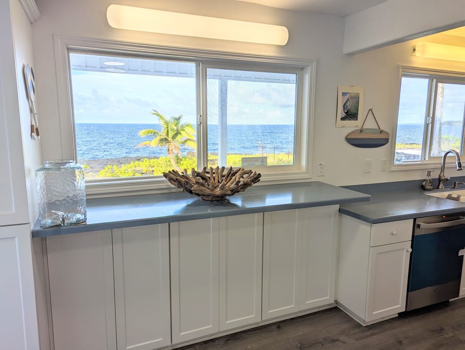 Kitch - Counter Top Space for days...