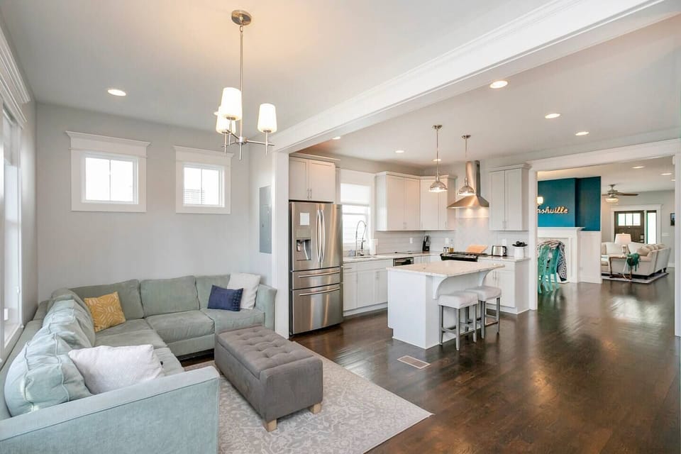 2nd Living Space & Chef's Kitchen