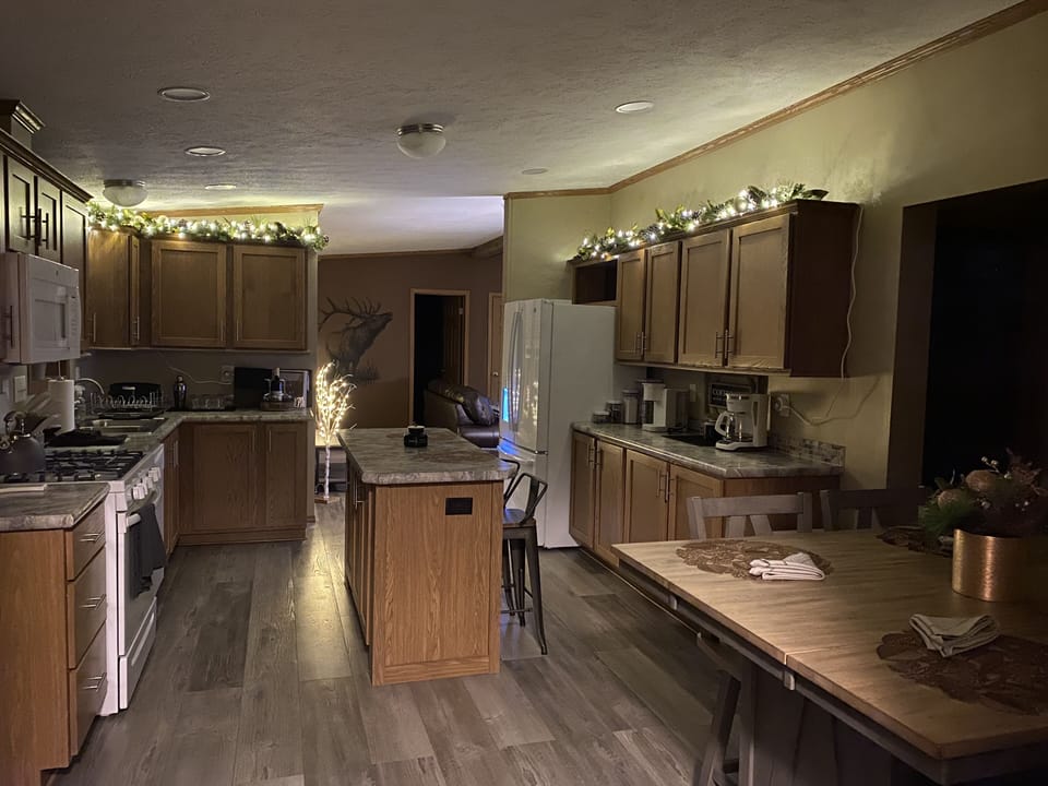 coffee options available x 3 (keurig, french press, traditional drip)