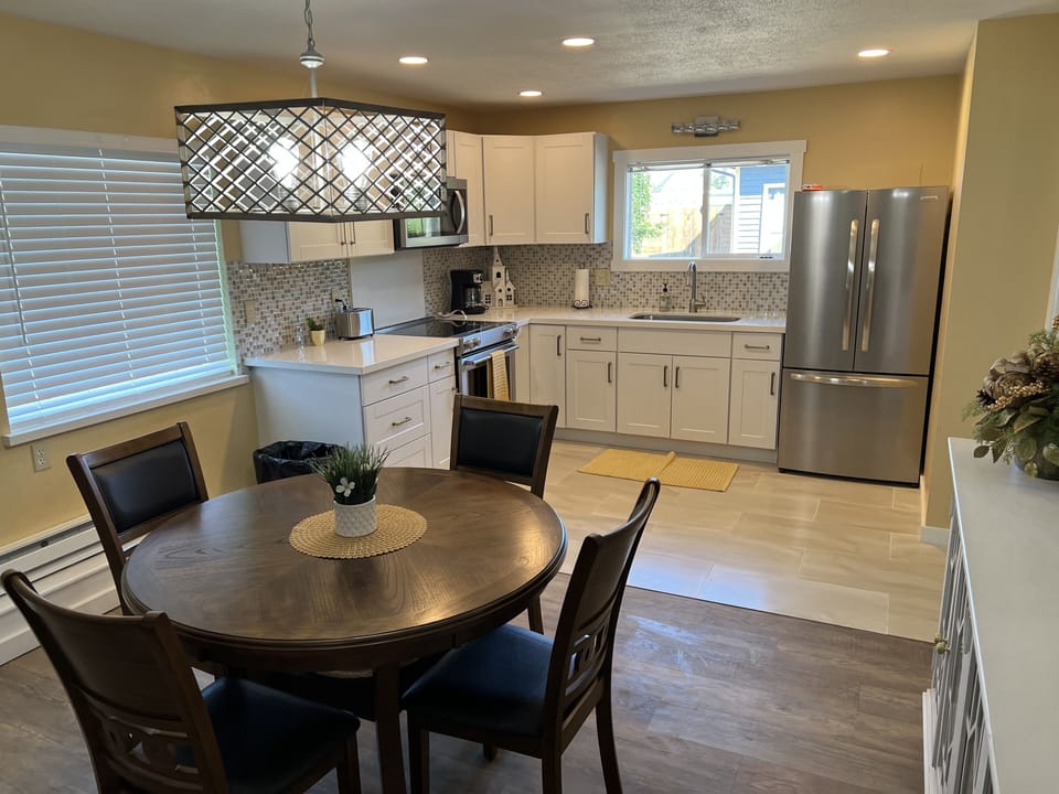 Kitchen and dining area’s 