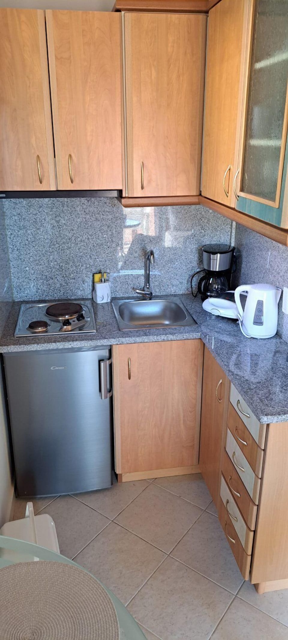 Apartment | Private kitchen | Electric kettle, dining table