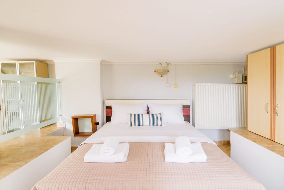 Apartment | 1 bedroom, soundproofing, WiFi (free), bed sheets