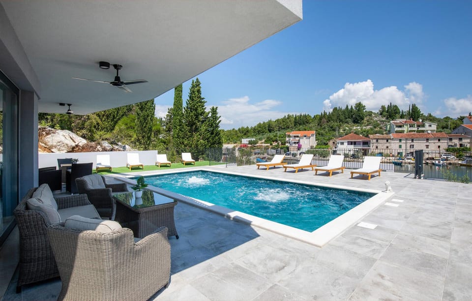 pool