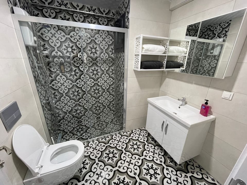 Standard Apartment | Bathroom
