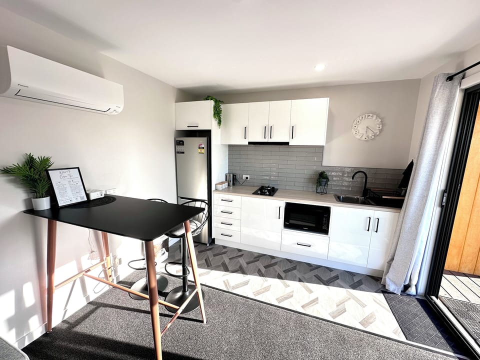 Dining/Kitchen