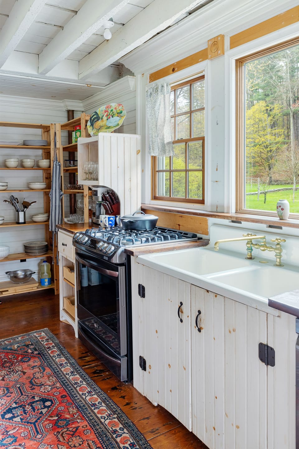 Fully equipped kitchen  from high quality dinnerware and all types of pots.