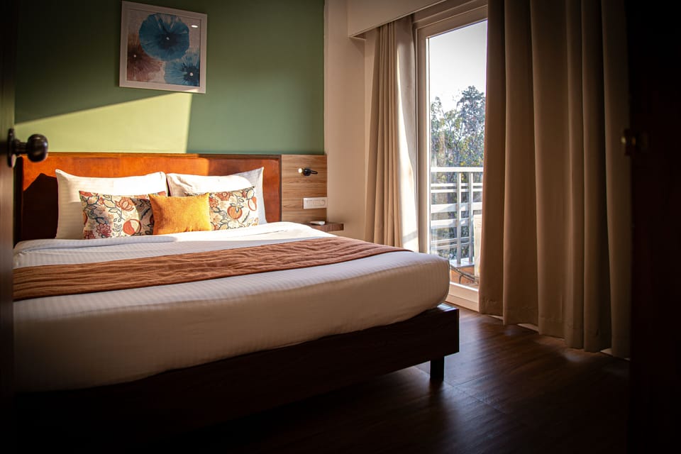 Executive Studio Suite, Balcony, City View | Desk, laptop workspace, soundproofing, free WiFi